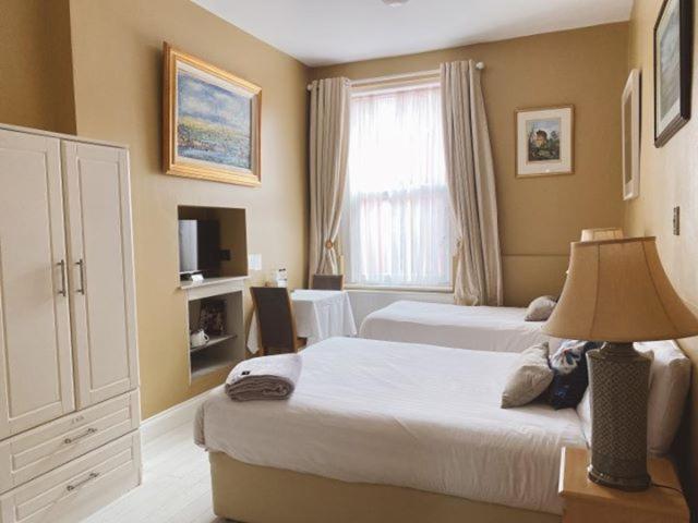 Rose Lodge Guest House Cork Eksteriør bilde