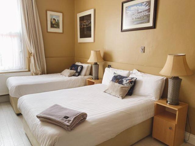 Rose Lodge Guest House Cork Eksteriør bilde